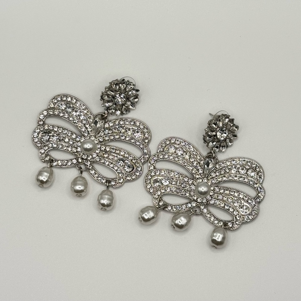 Elegant Silver and Pearl Drop Earrings